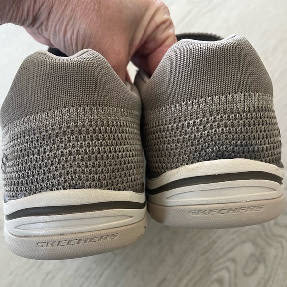 Skechers, Size 10 1/2 Men's Casual Walking  Slip-On Shoe Sneaker Comfort Taupe - Picture 8 of 11